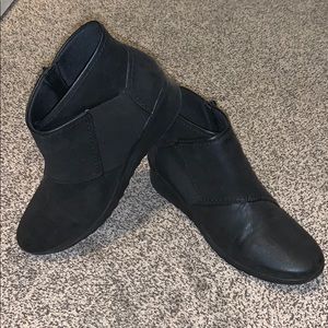 Women’s Clark’s boots